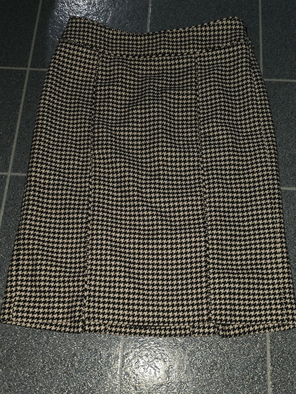 Banana Republic Houndstooth Pencil Skirt in Black and Cream